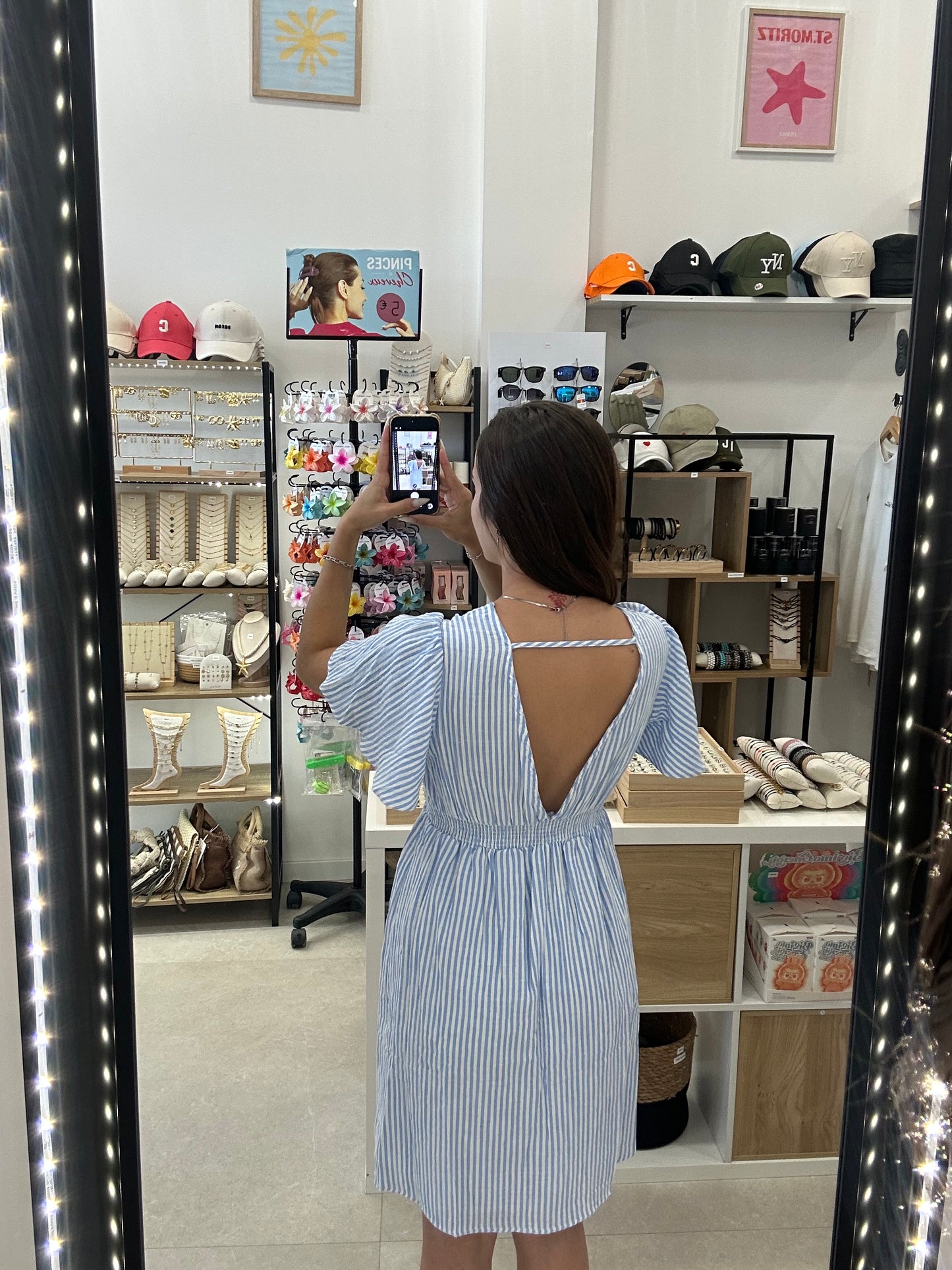 Robe courte à rayures