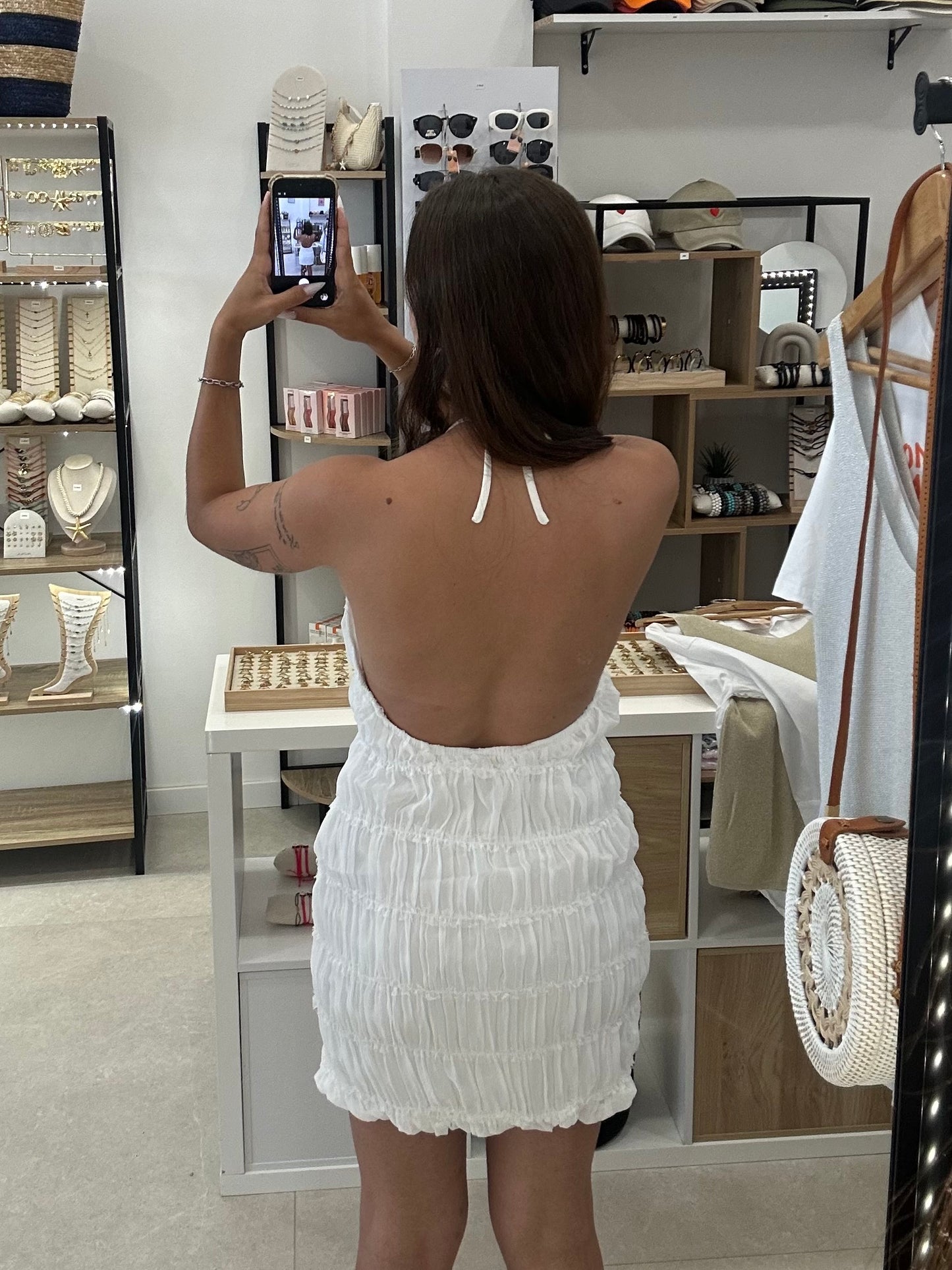 Robe courte blanche dos nu