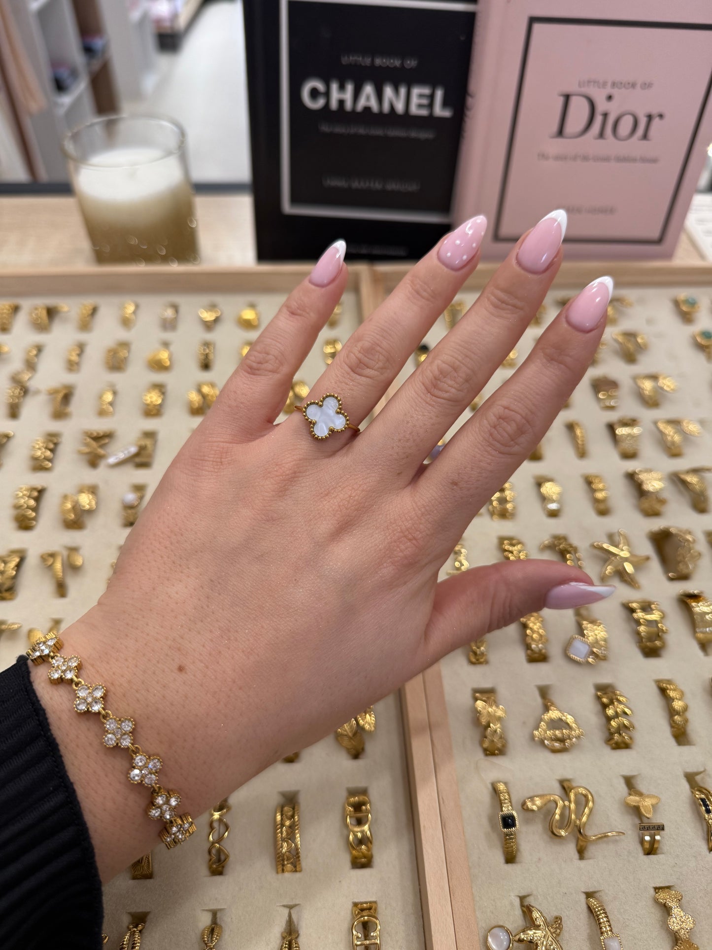 Bague « Davia » blanche