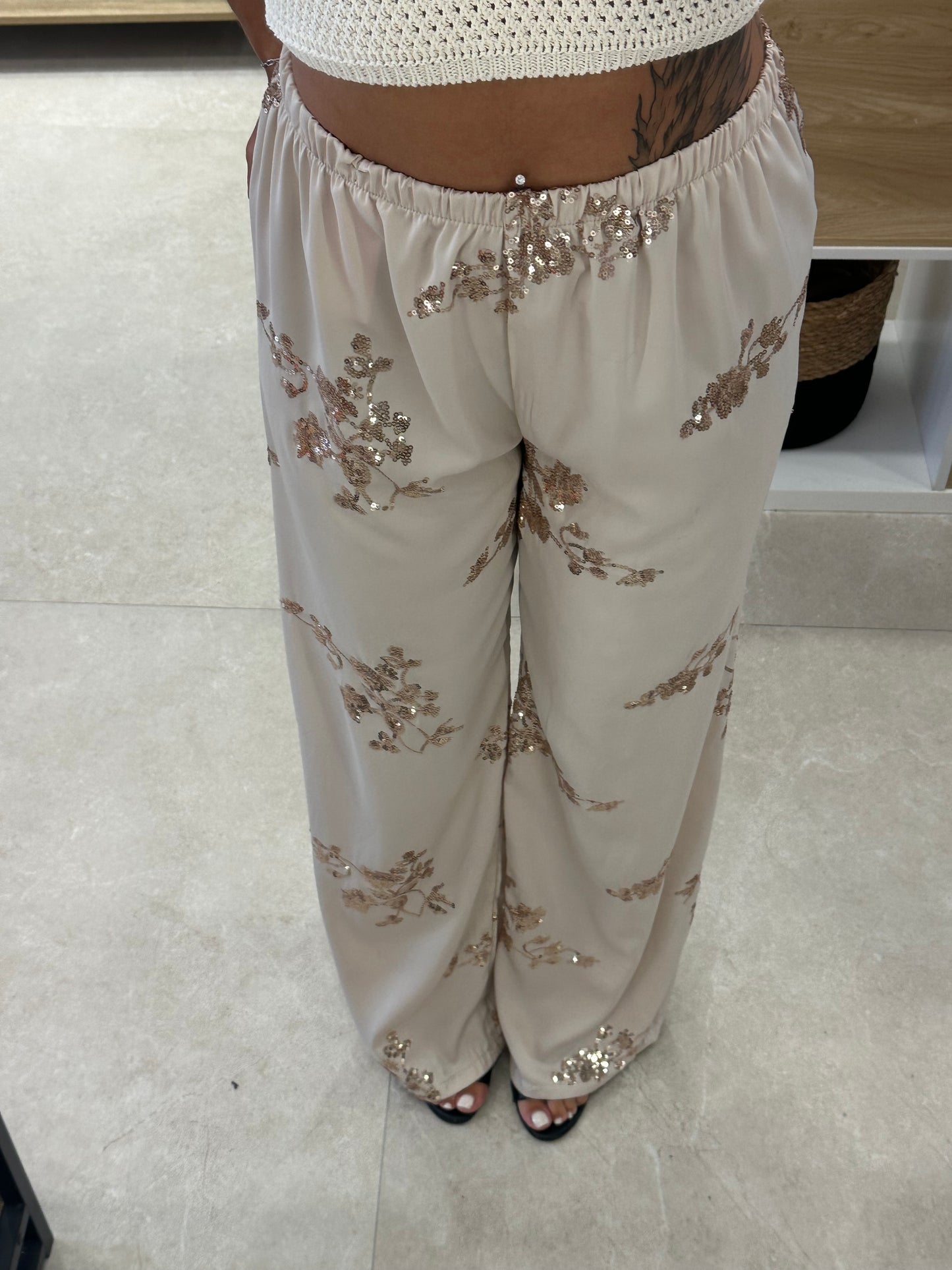 Pantalon beige à sequins
