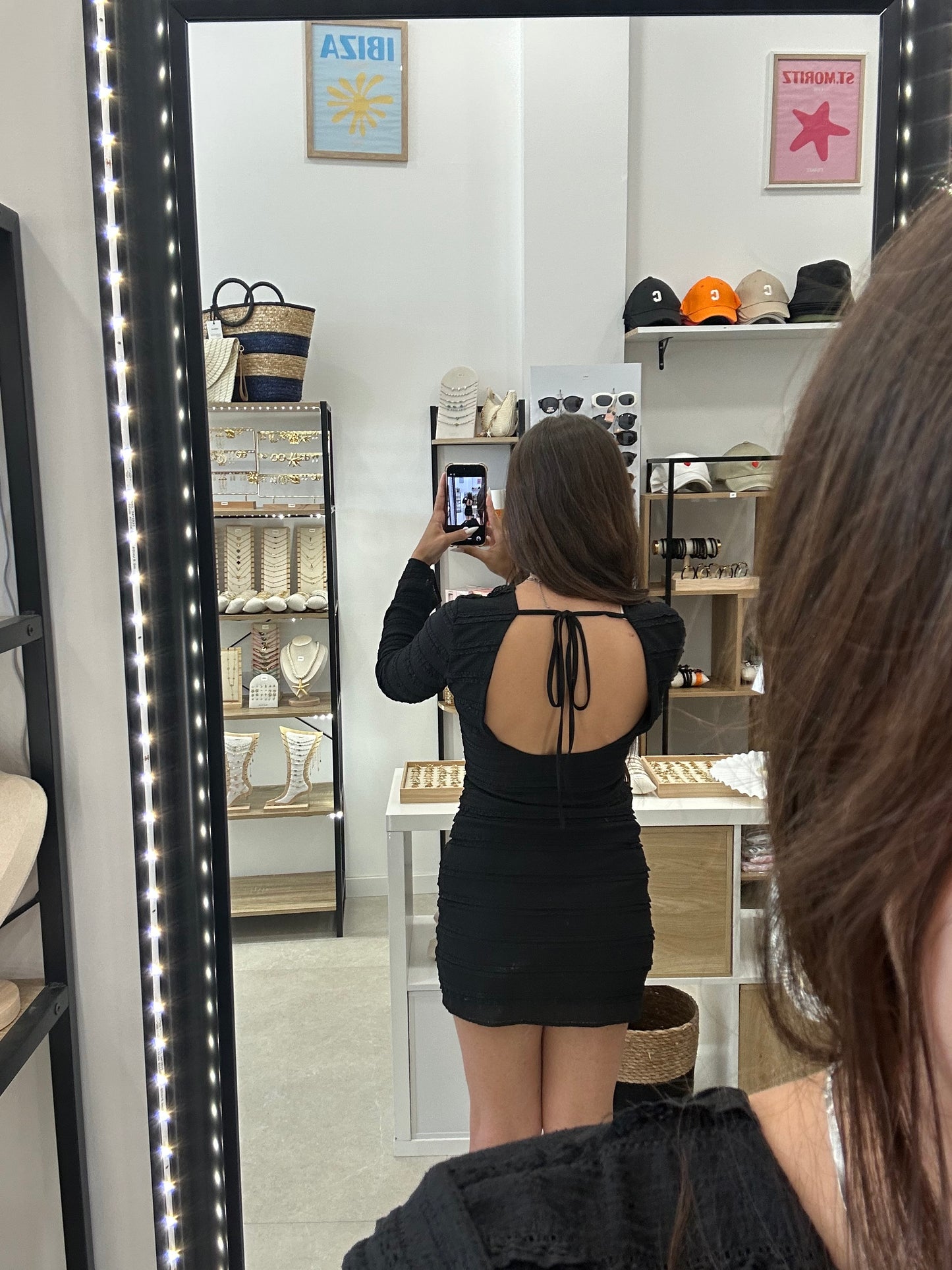 Robe courte noire dos nu