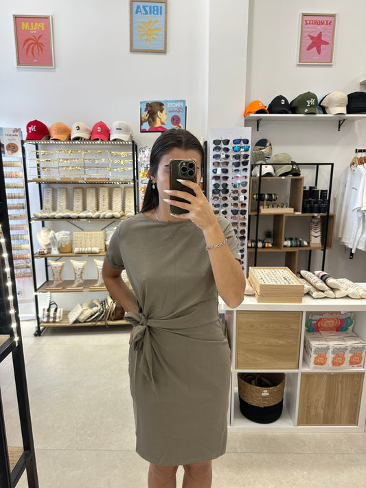 Robe kaki à noeud
