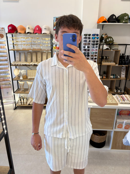 Ensemble blanc à rayures