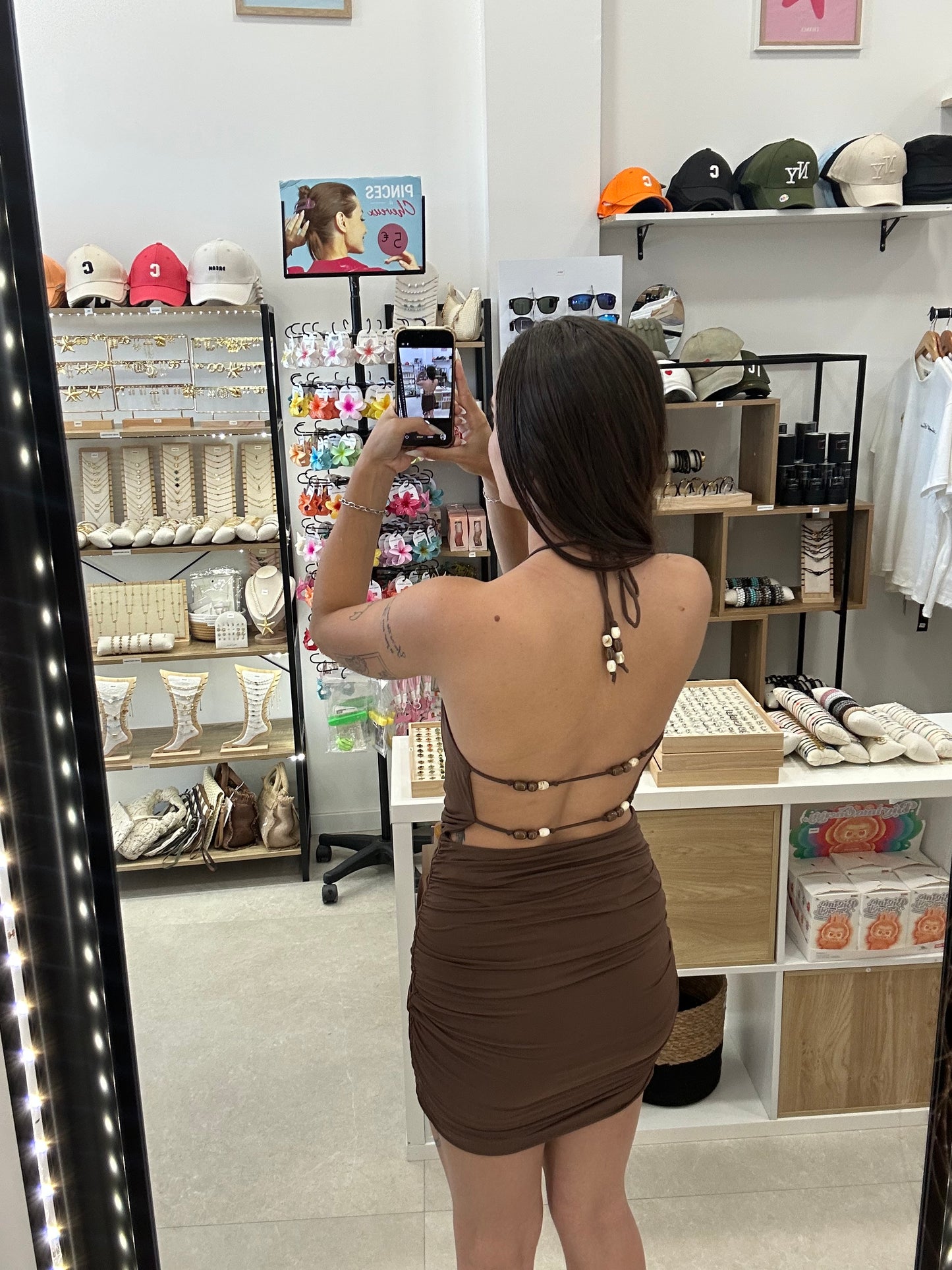 Robe de plage marron dos nu