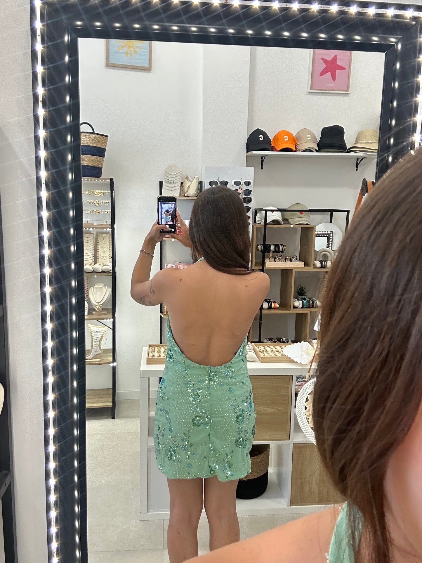 Robe courte turquoise à sequins