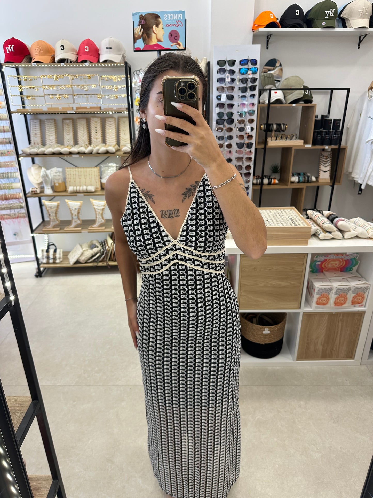 Robe noire crochet