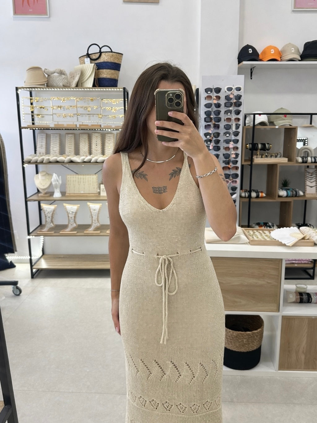 Robe de plage dorée