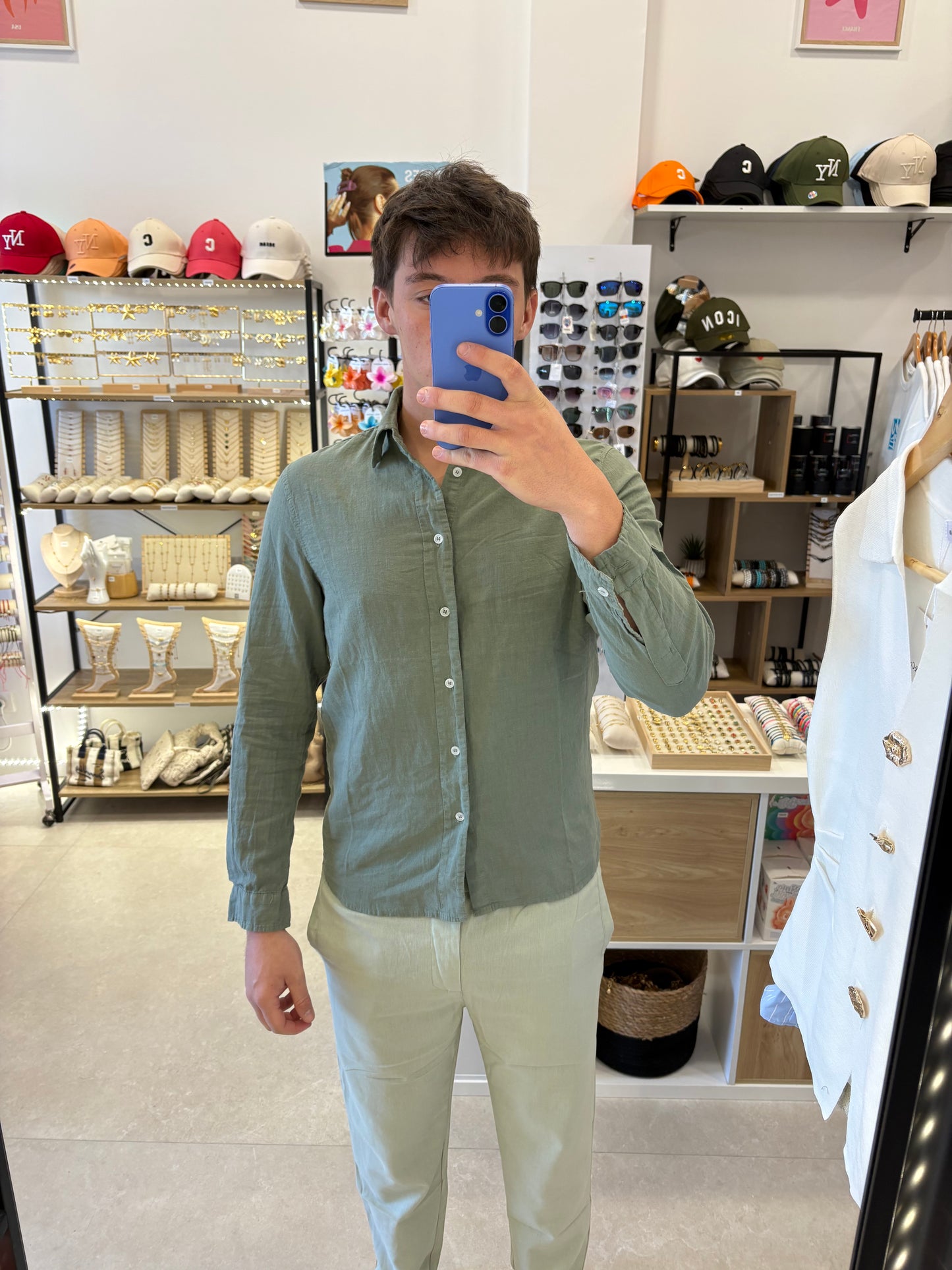 Chemise en lin kaki