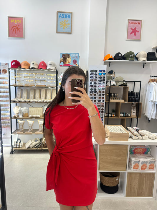 Robe rouge à noeud
