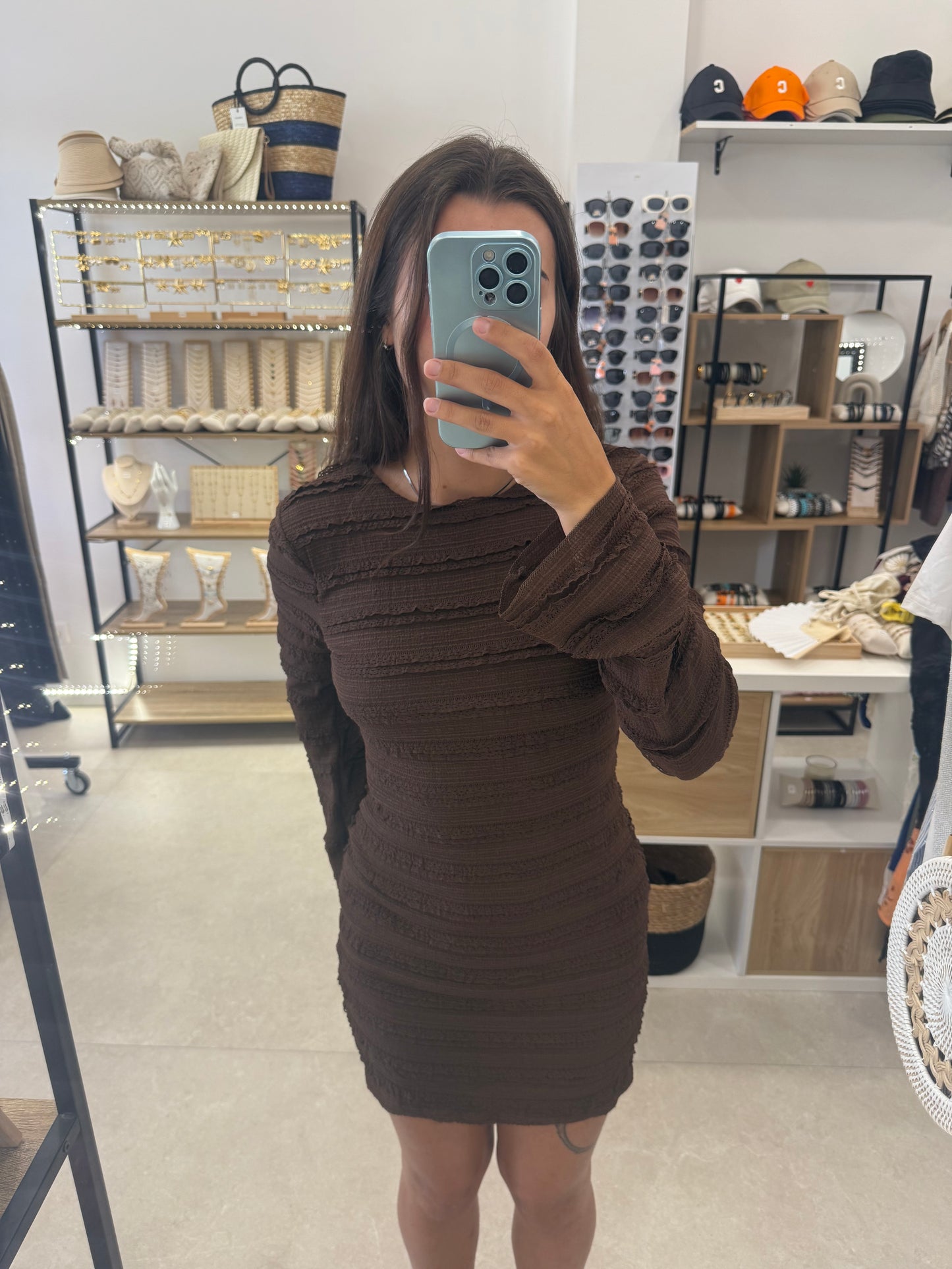 Robe courte marron dos nu