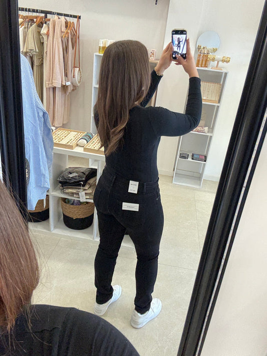 Jean noir taille haute