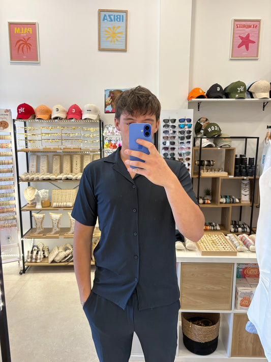 Ensemble bleu marine